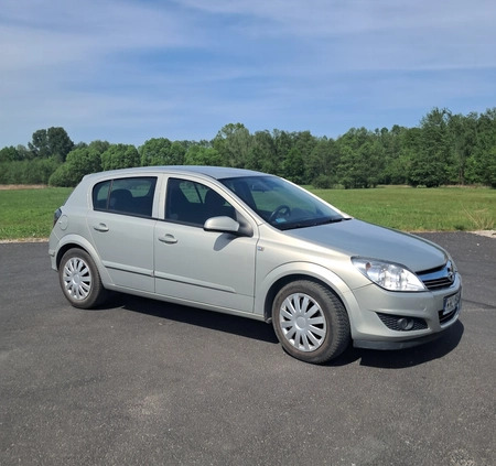 Opel Astra cena 10900 przebieg: 252400, rok produkcji 2009 z Wołomin małe 137